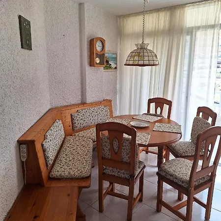 A Far From Los Silos